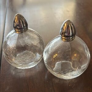 Irice Elegant vintage crackle glass Salt and Pepper Shakers